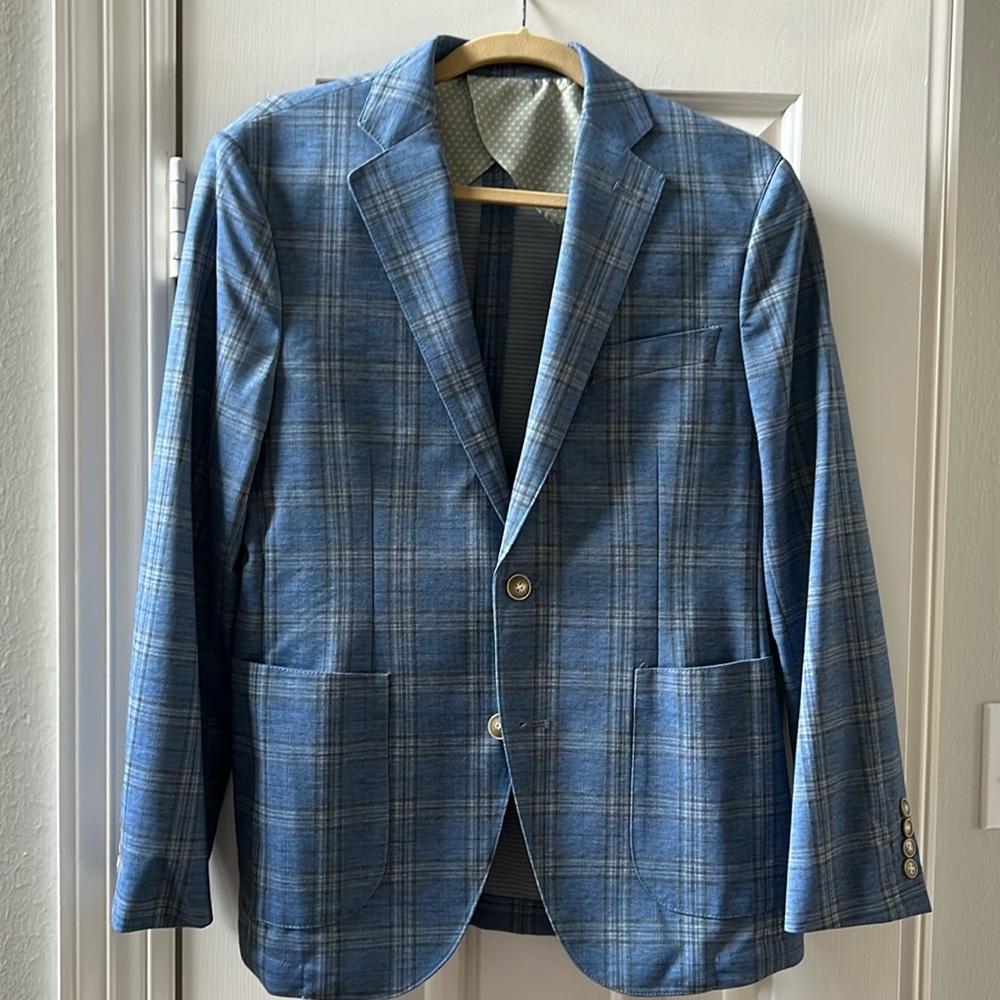 Boys plaid blue blazer. Size 20. Excellent condition!